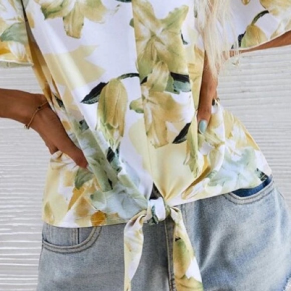 White/Light Green Floral Print Top in M - Picture 3 of 3